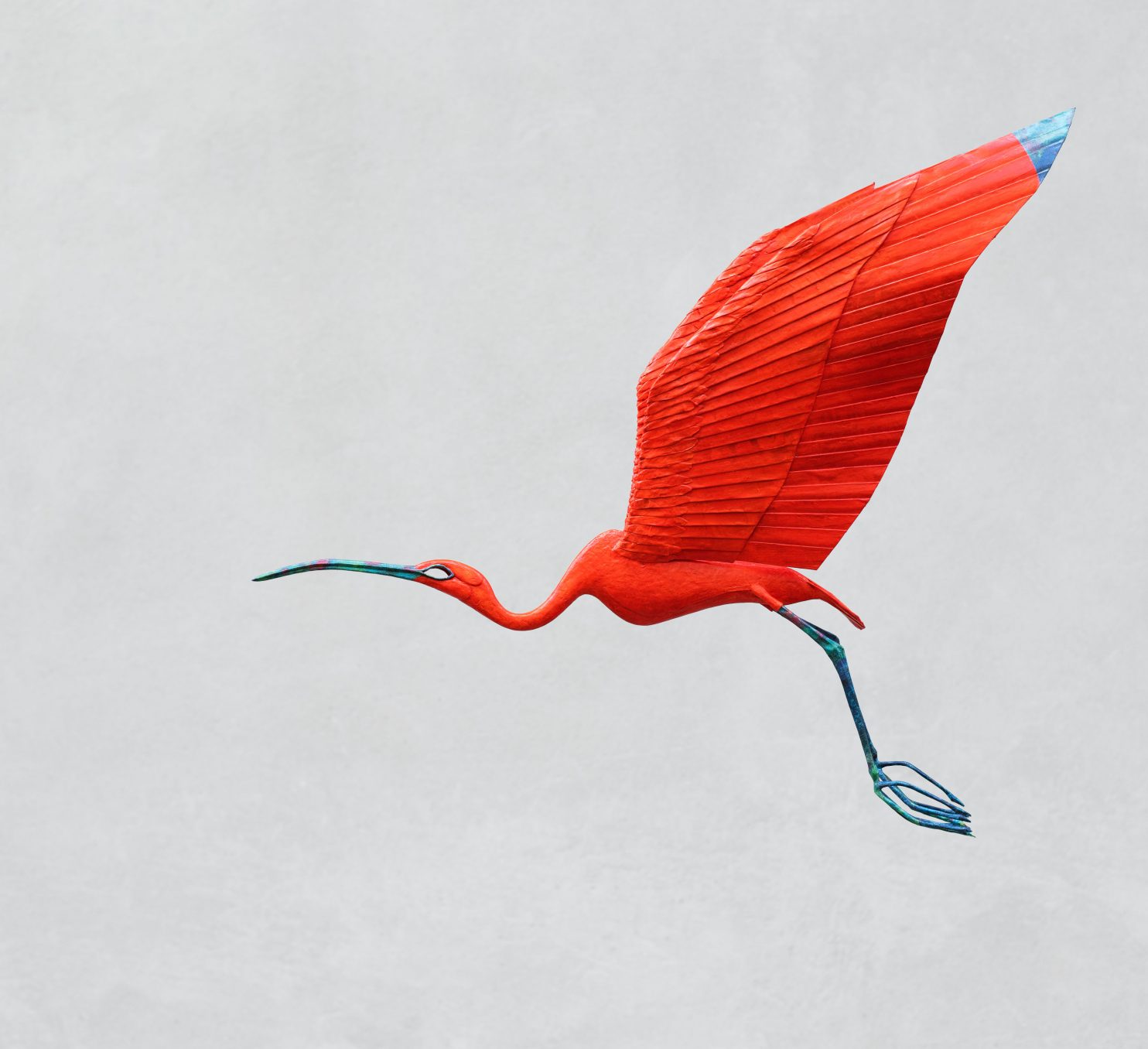 In Rouage 026, Alice Zanin rappresenta un uccellino in volo, simbolo di leggerezza e libertà. La forma essenziale e la cartapesta trasformano la figura animale in una presenza poetica e sospesa, dove materia e movimento si fondono in un’immagine delicata e contemplativa. Galleria PUNTO SULL'ARTE, Varese, Italia
