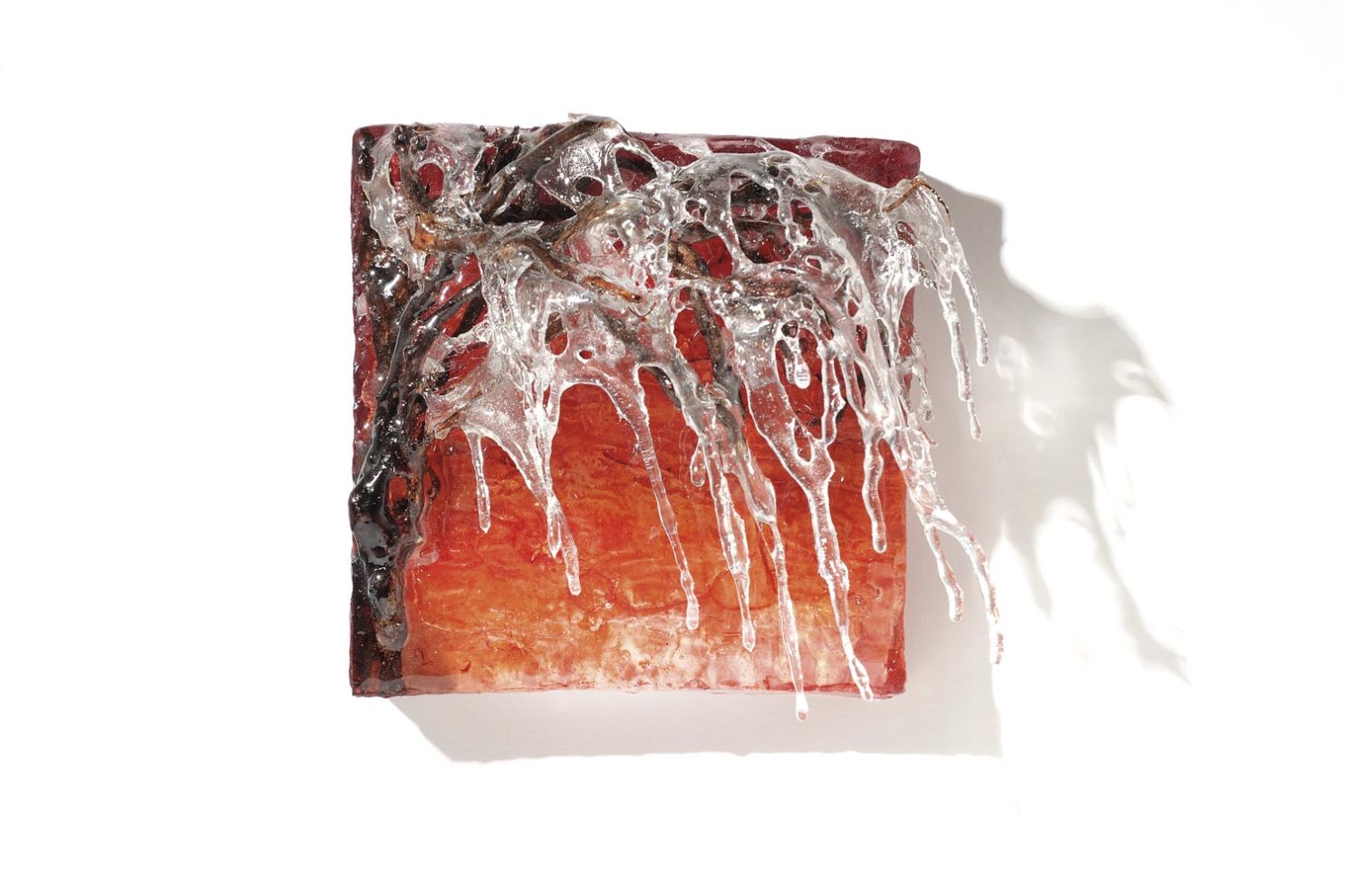 ANNALÙ, Tramonto al nord, 2018, Resina, radici, inchiostri, 15x15x7 cm 1