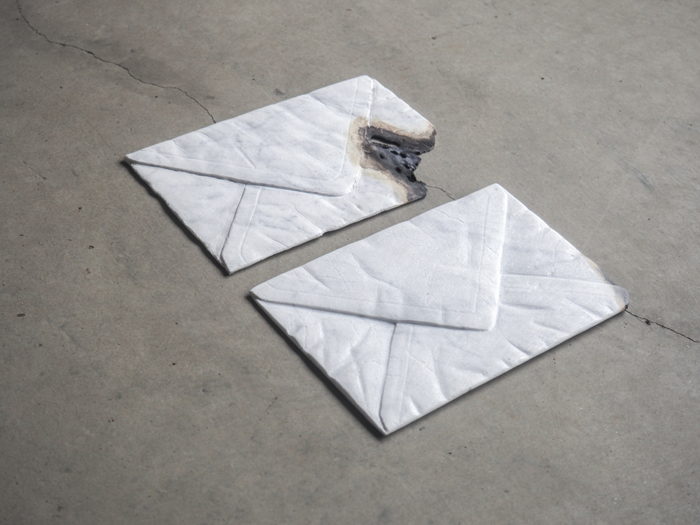Vaccaro Valeria, Letter dittico 1, 2019, marmo bianco di Carrara e inchiostri, 17 x 11 x 0,3 cm cad. in teca plexiglass e legno 40 x 50 x 10 cm