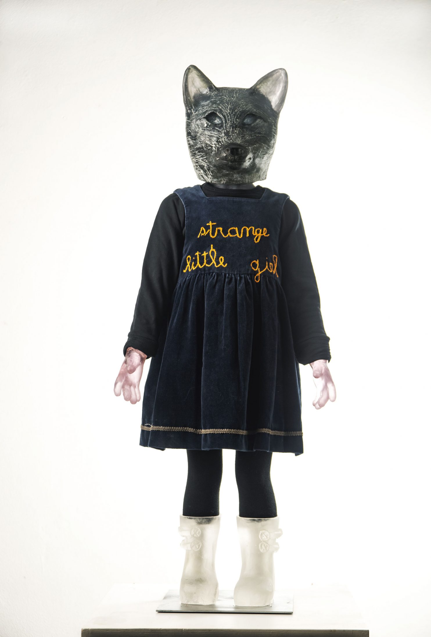 Levenson Silvia, Strange little girl 8, 2020, vetro, mmixed media, 104x24x24 cm
