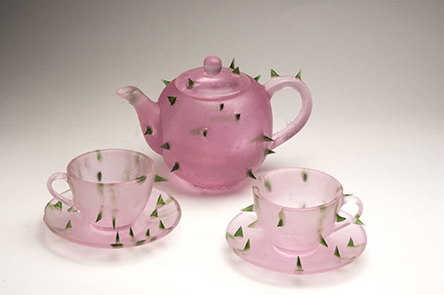Levenson Silvia, Tea time is back, 2018, fusione del vetro a cera persa, 50x18x16 cm