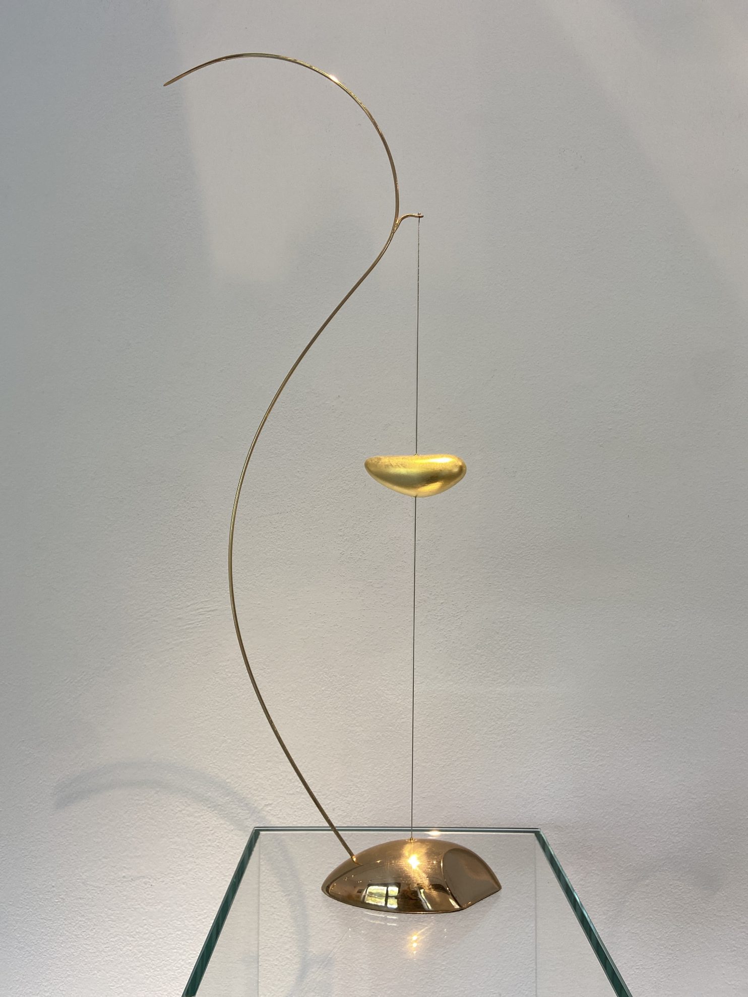 Nagatani Kyoji, Ab initio, 2021, bronzo resina foglia d oro 24k, 76x8x25cm_00