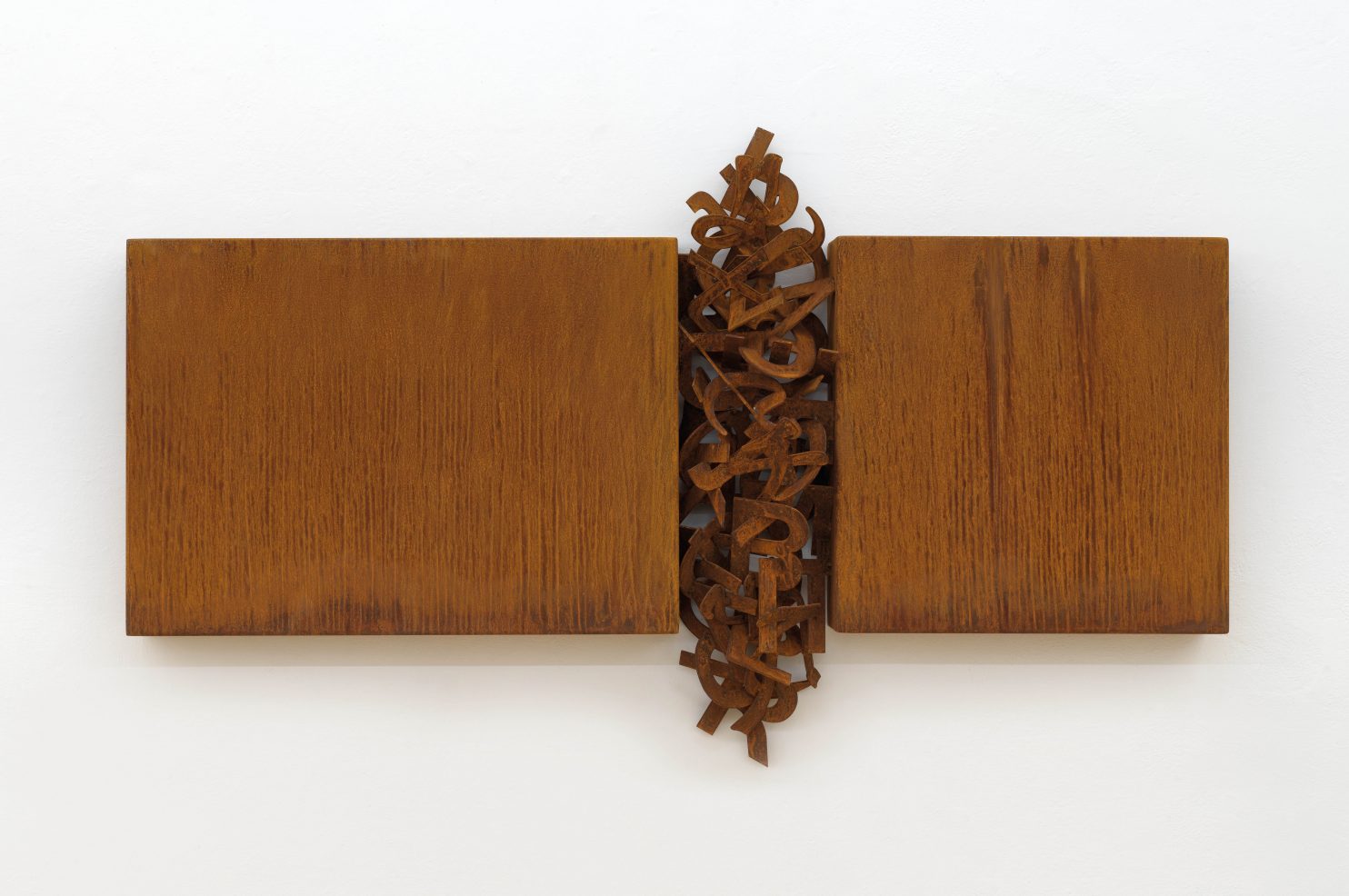 Pulcinelli Rudy, CONTENUTO, 2018, acciaio corten, 80x140x18 cm