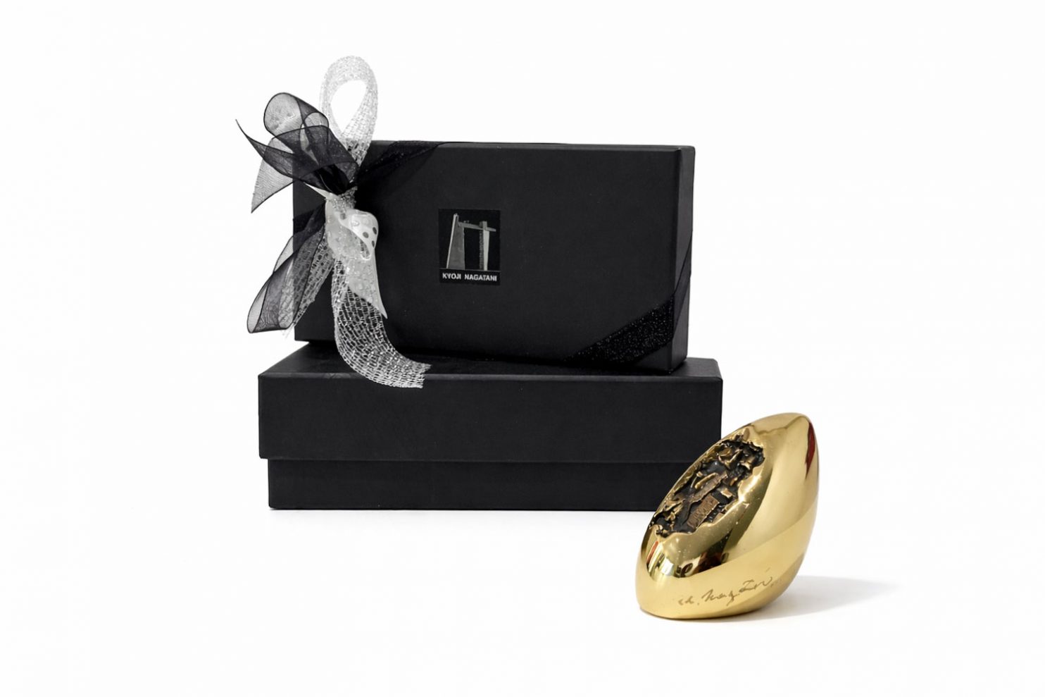 Nagatani-Kyoji-punto-sullarte-contemporary-art-gallery-Varese-Italy-Omaggio-a-Fabergé-2021-Bronzo-4x5x4cm