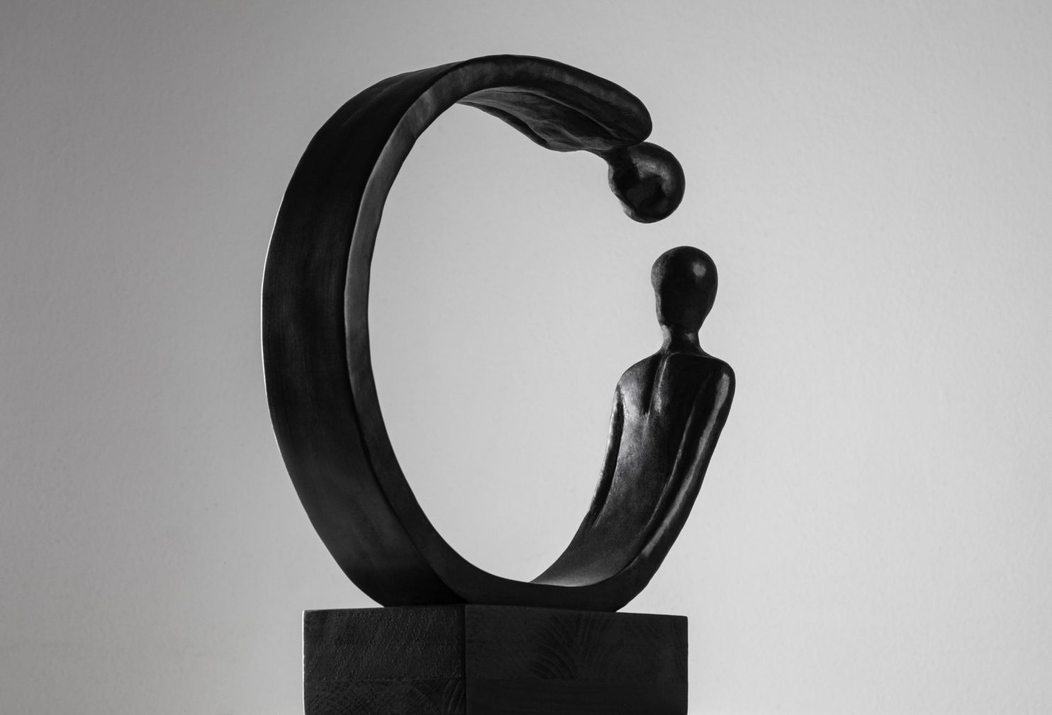 Pinna Alex, Trust You, 2019, Bronzo e Legno,35x34x11cm_02