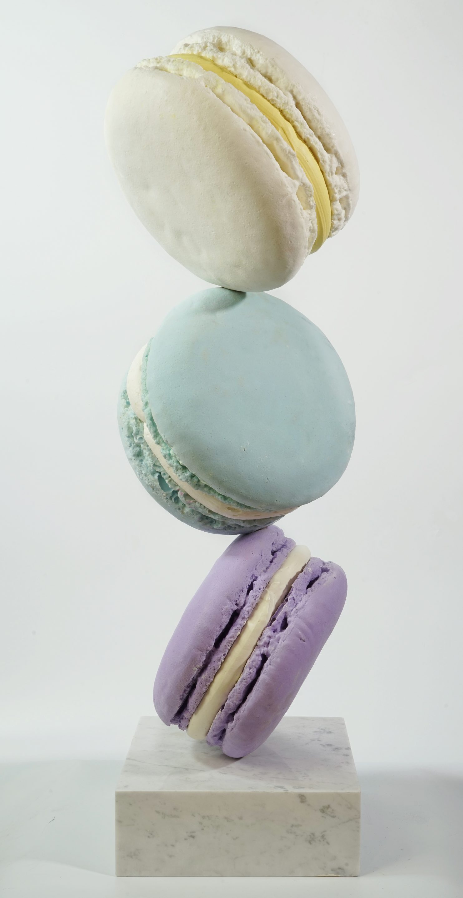 Bernardi Roberto, Climbers IX-03, 2022, Resina, pigmenti, 92x28x28 cm