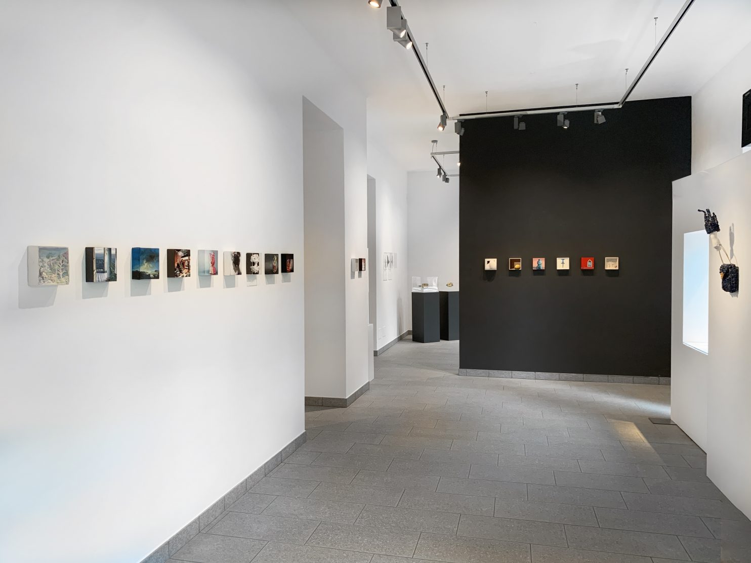 <20 15X15:20X20 2023-installation-view-punto-sull-arte_allestita_9345