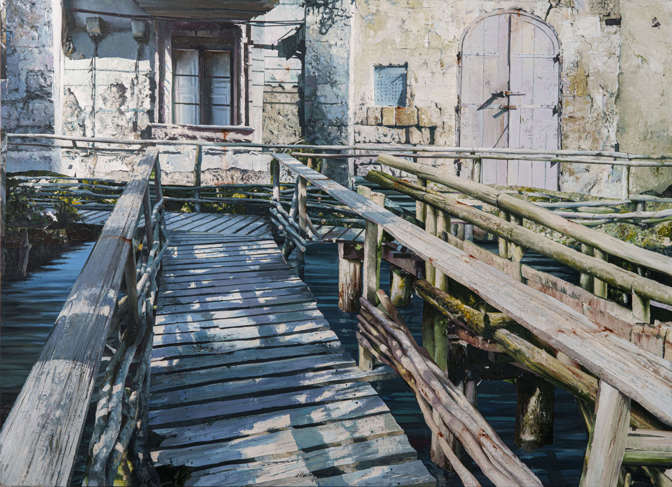 Case in Laguna di Matteo Massagrande – Passerelle in legno e case segnate dal tempo si affacciano sulla laguna veneziana, tra luce e riflessi sull’acqua. In mostra presso la Galleria PUNTO SULL’ARTE di Varese, nella personale SOGLIE – Stanze, Paesaggi, Città.